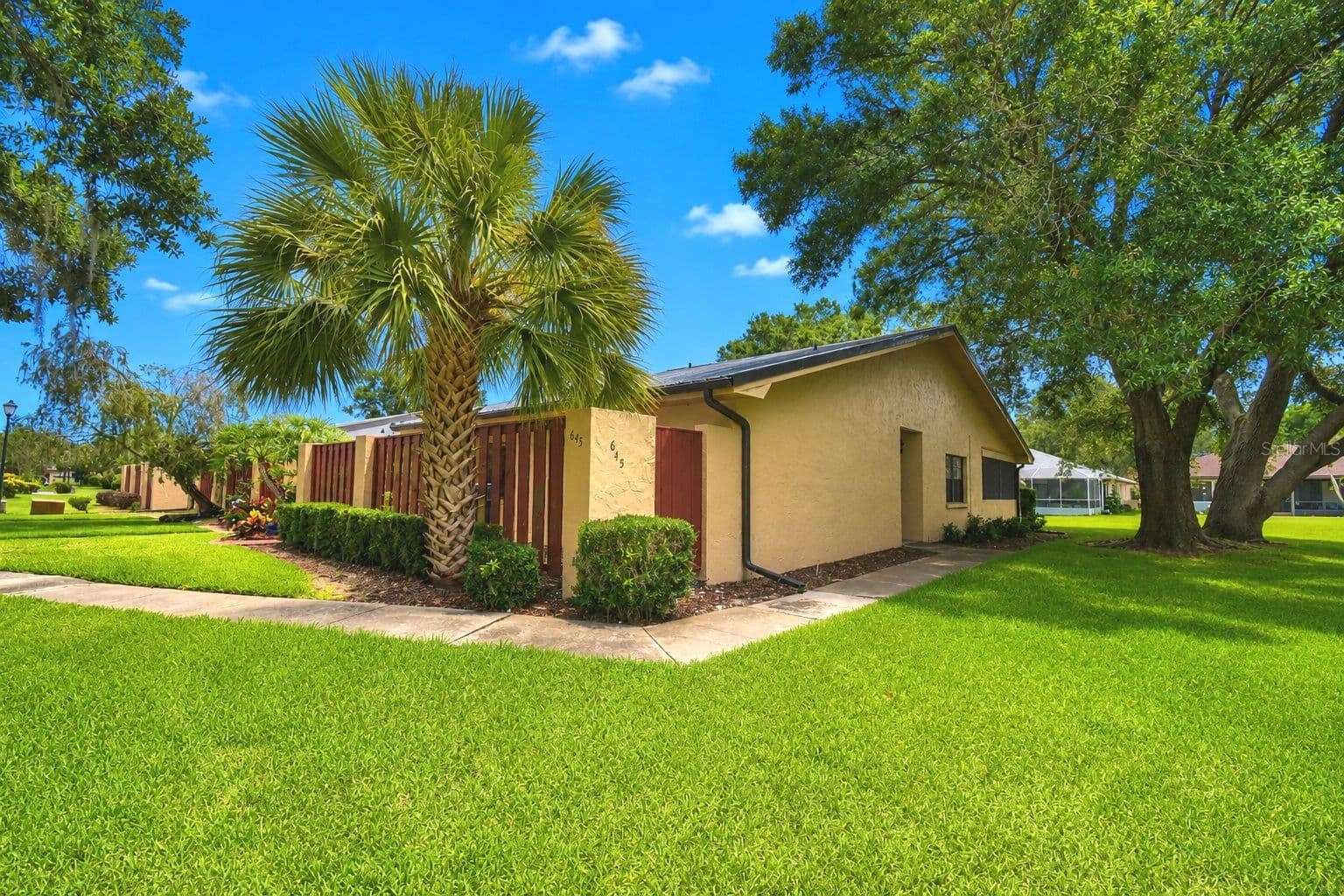645 BROADMOOR