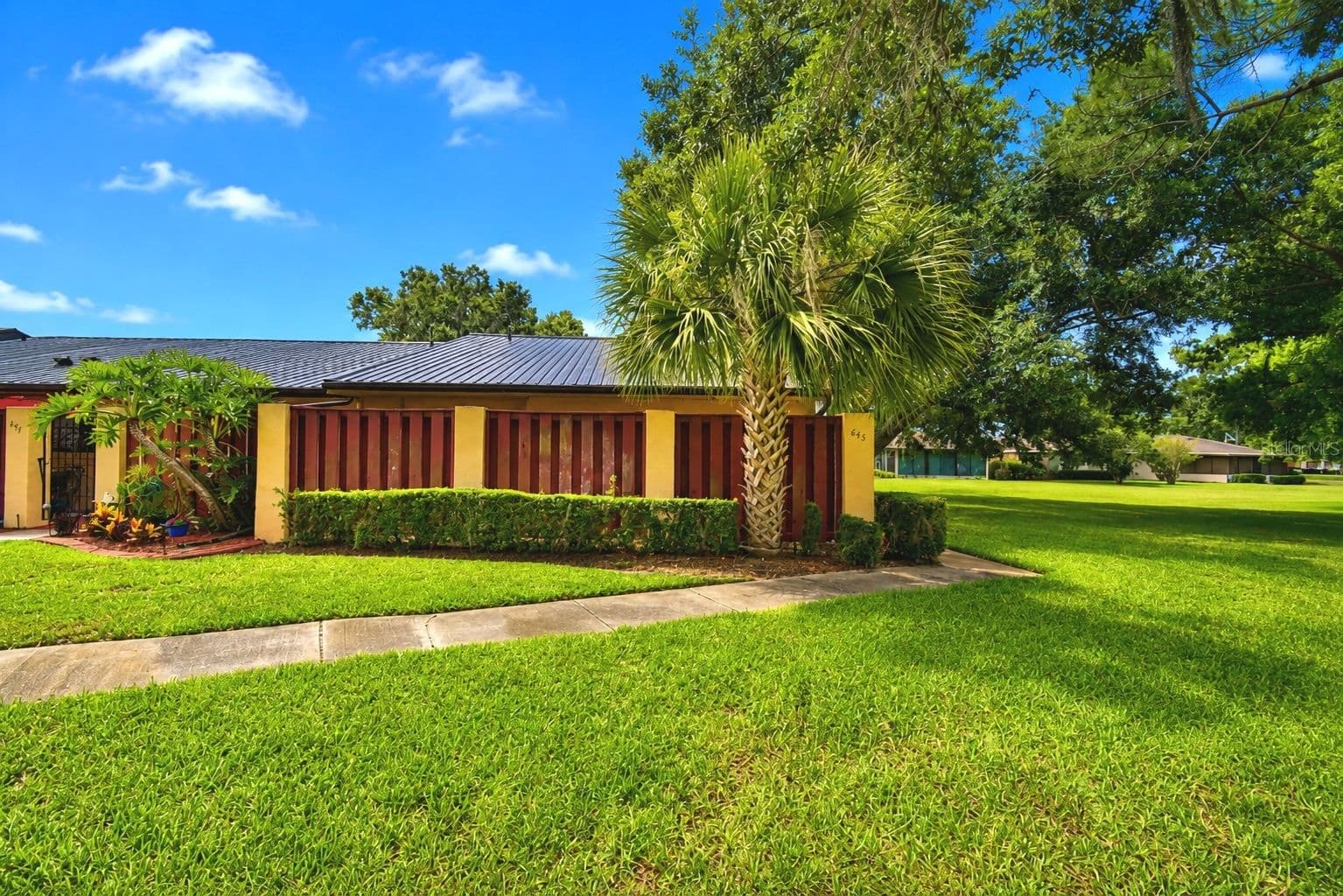645 BROADMOOR