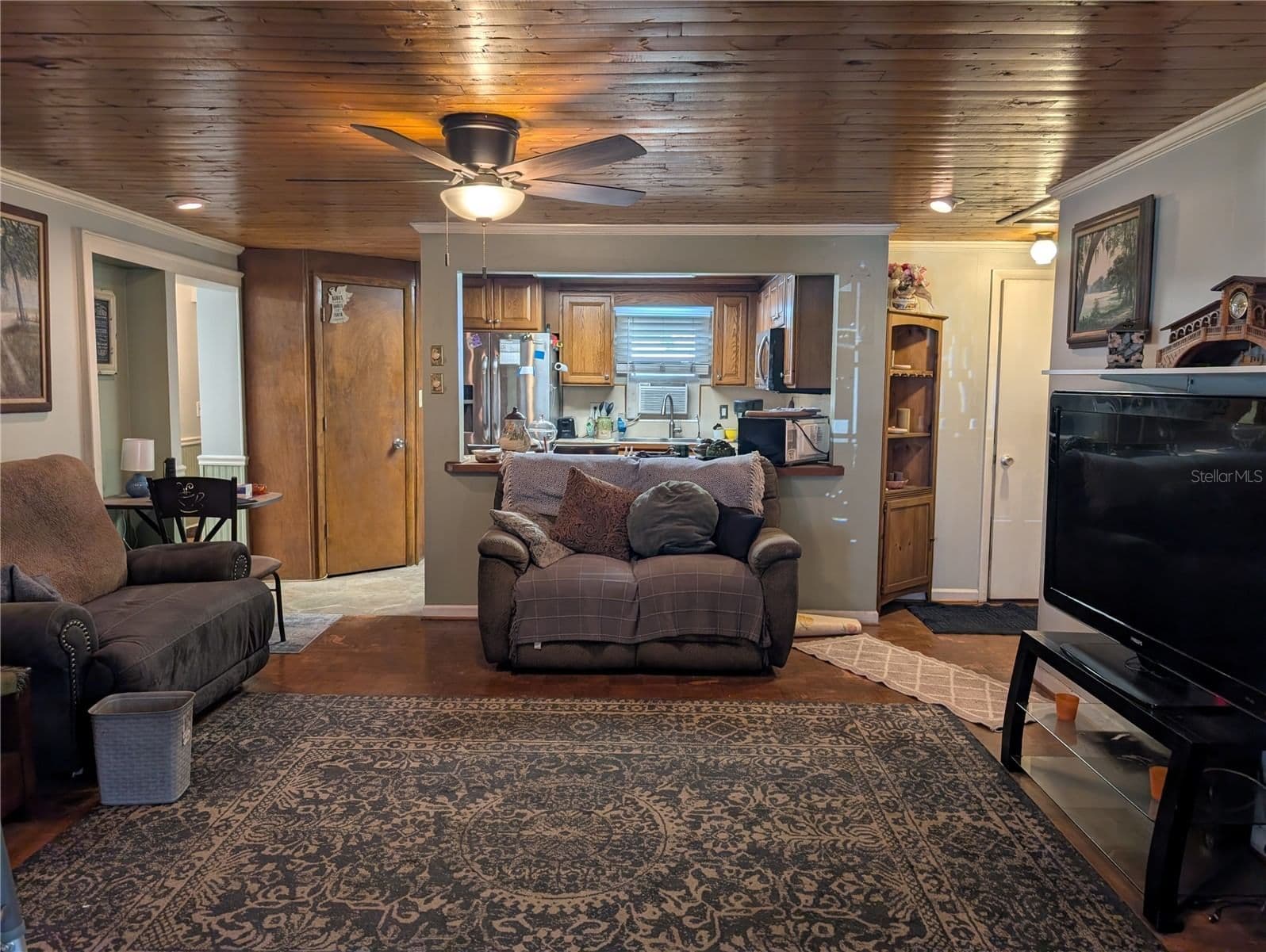 Photo 5 of 4079 LAKE MARIANNA