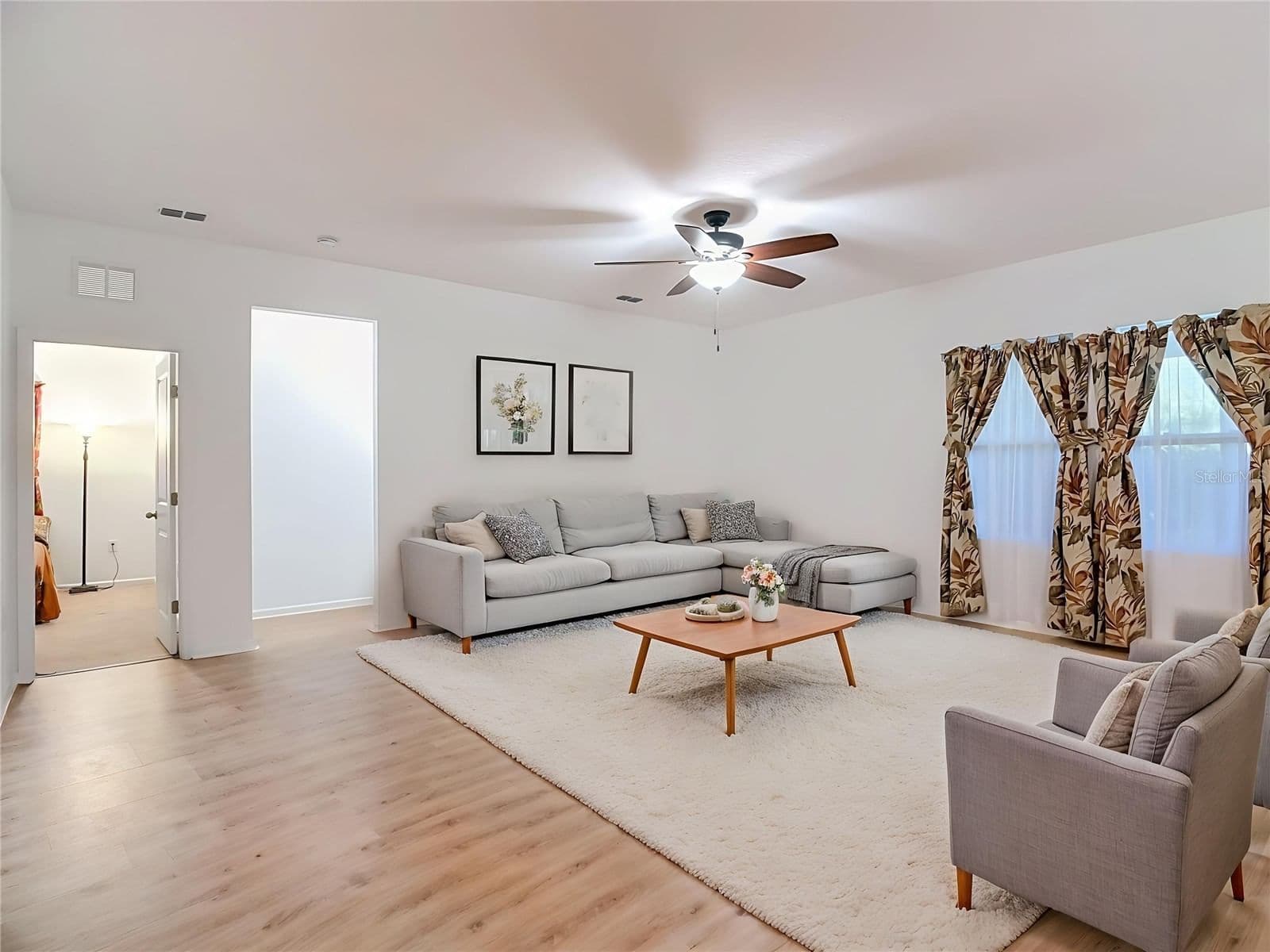 Photo 4 of 1120 TOBIE ST