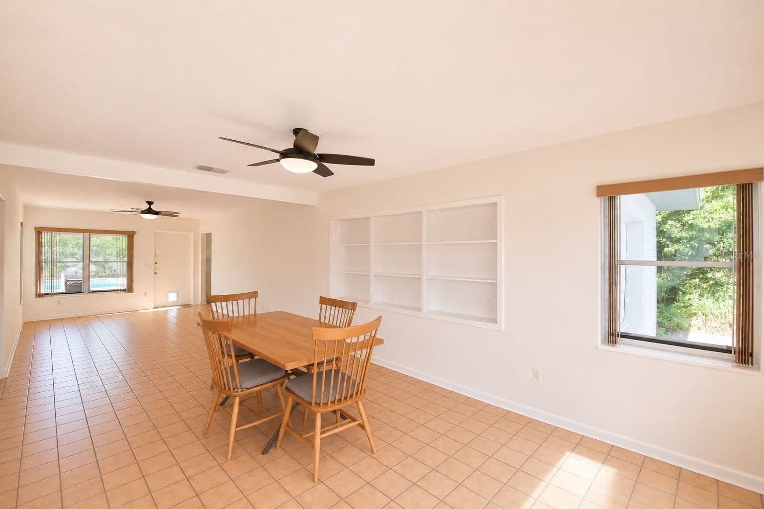 Photo 4 of 906 AVENUE M