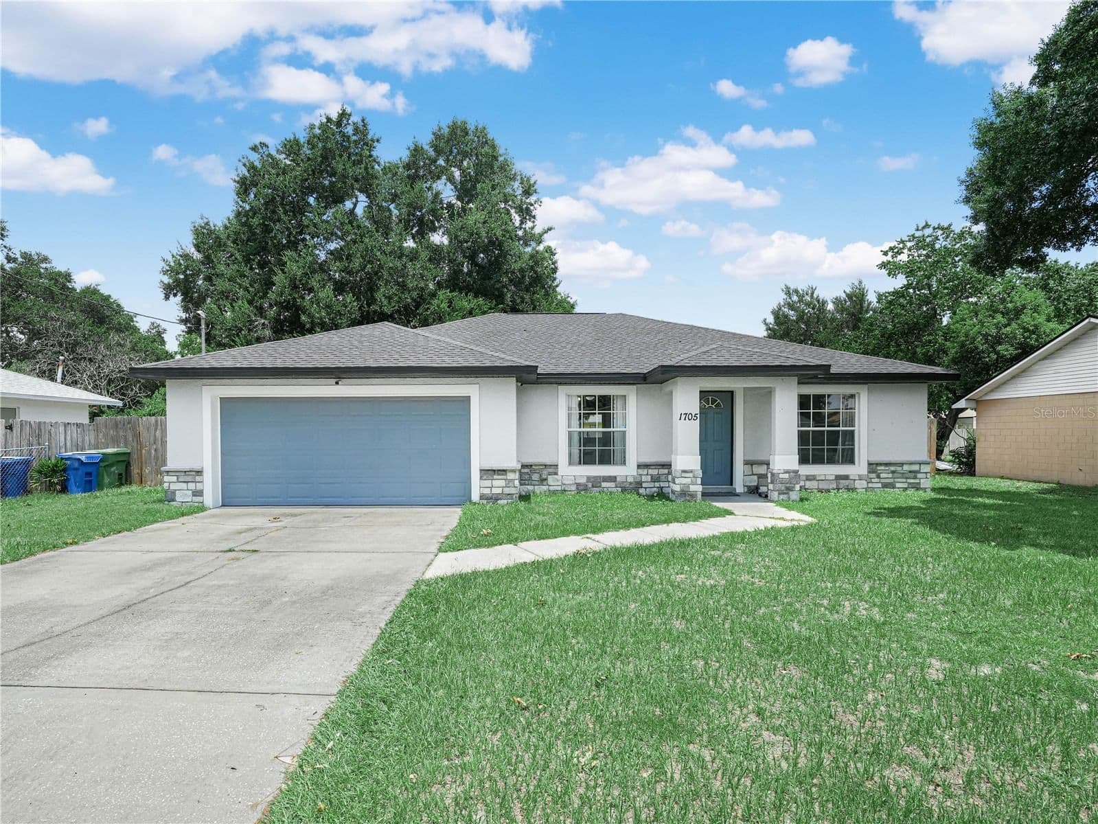 1705 SANDALWOOD