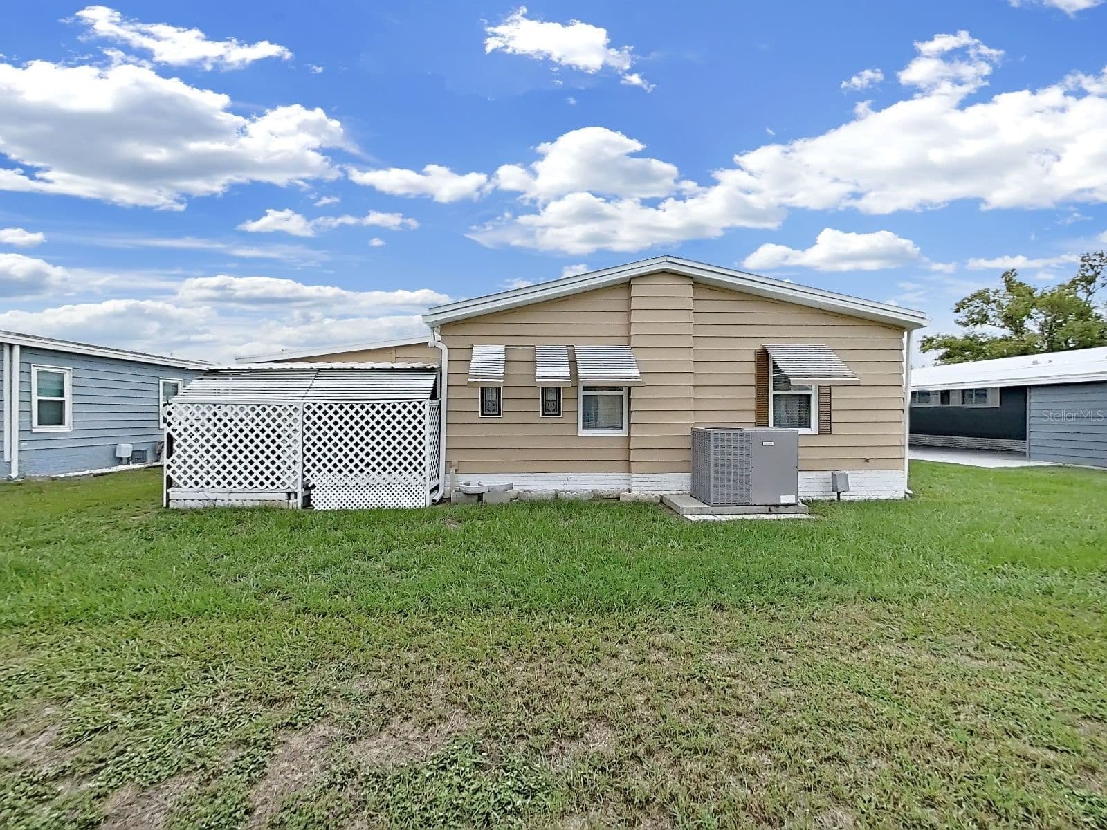 Photo 4 of 5083 LODGEWOOD DR