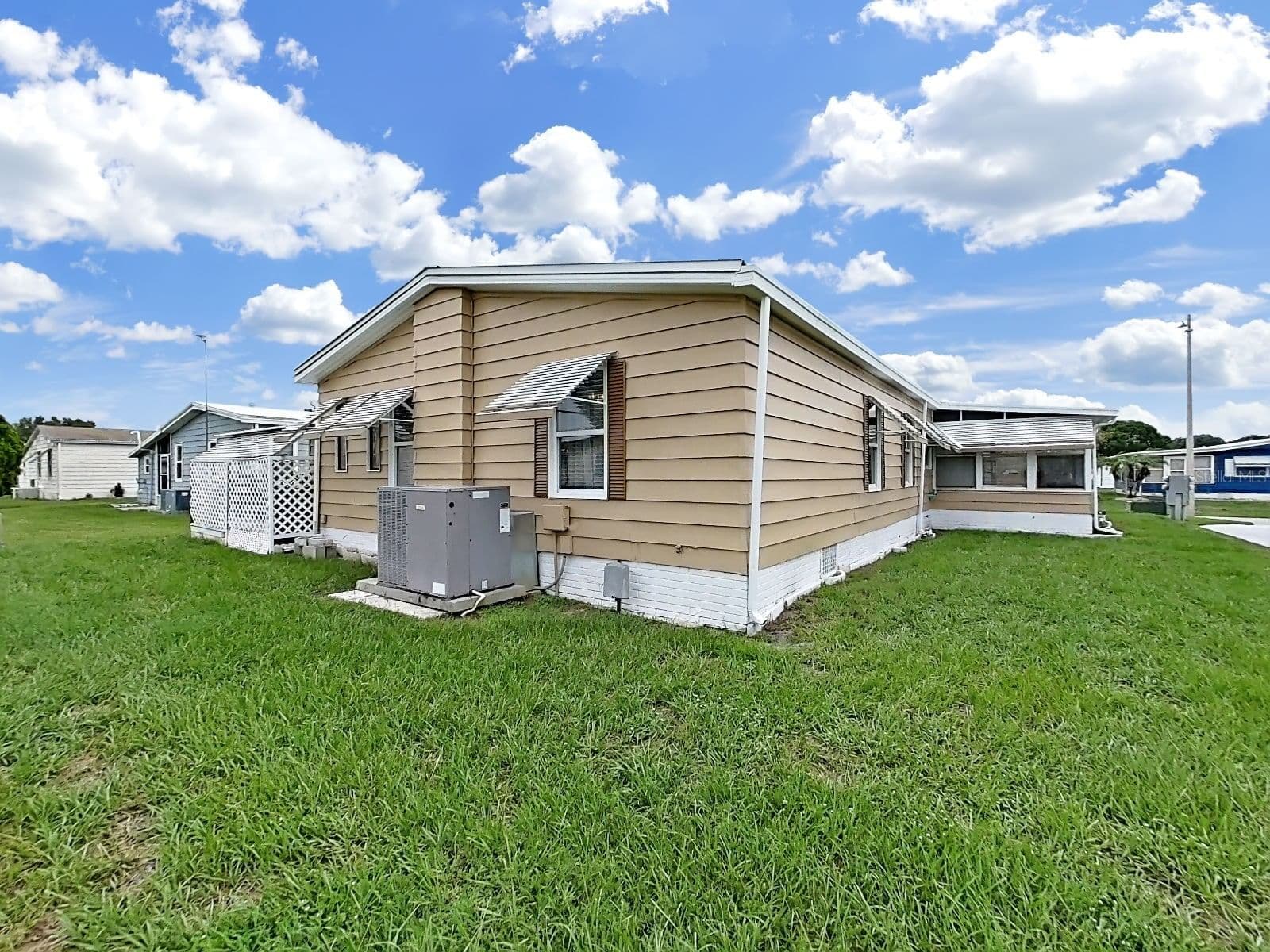 Photo 5 of 5083 LODGEWOOD DR