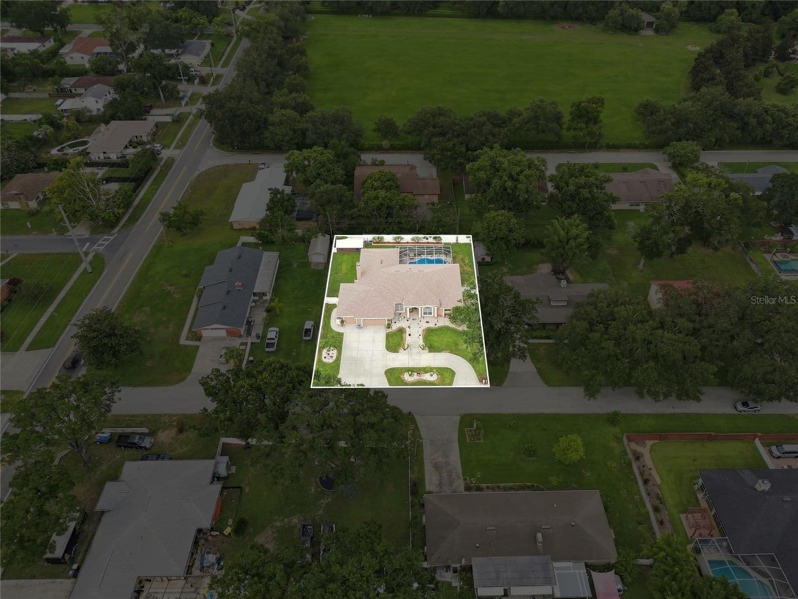 Photo 4 of 5008 LAKEVIEW