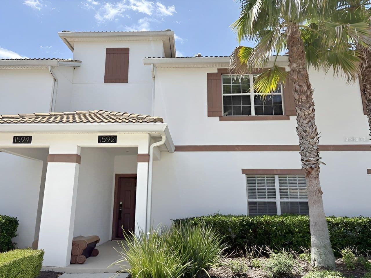 1592 MOON VALLEY