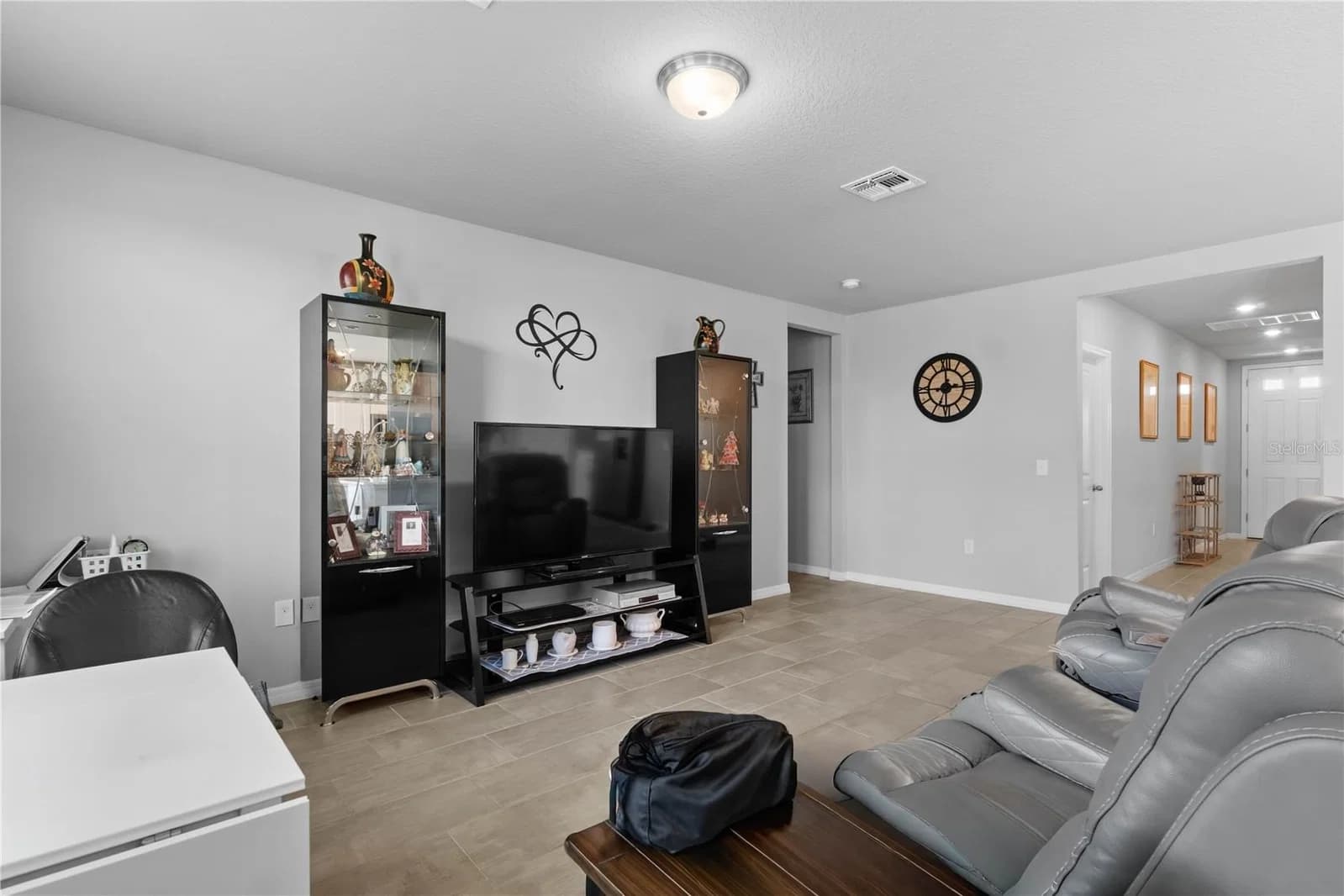 Photo 4 of 1502 BRANCHWOOD Lane