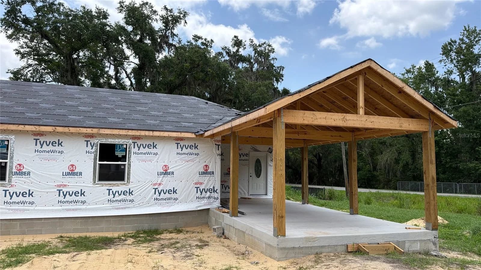 2305 E TIMBERCREEK Loop