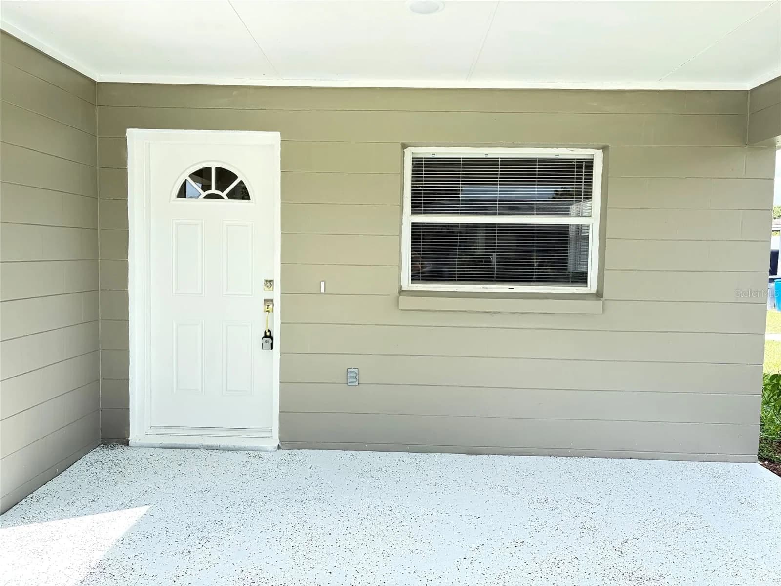Photo 4 of 1117 N BLOSSOM Circle