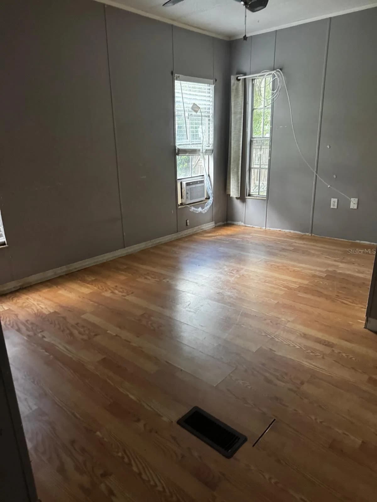 1525 PINEFORD Road