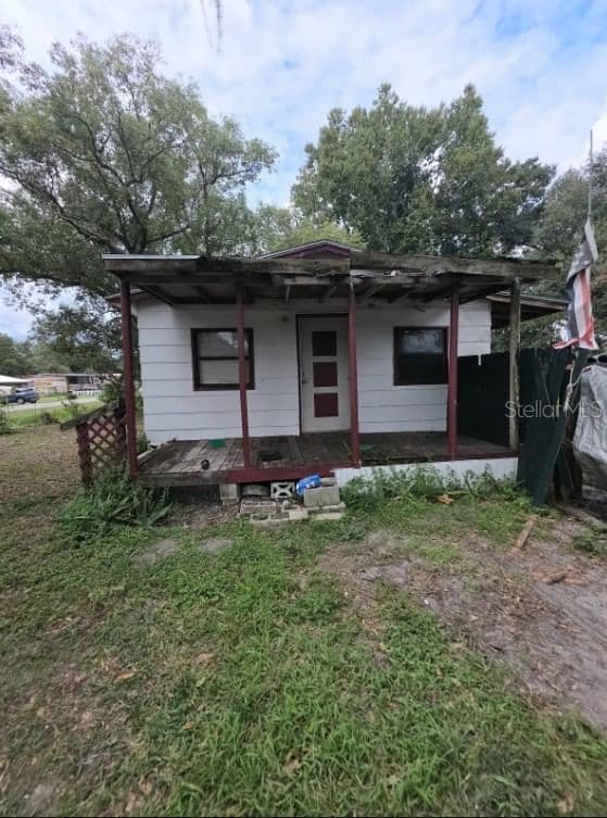 213 W 10TH WAHNETA Street