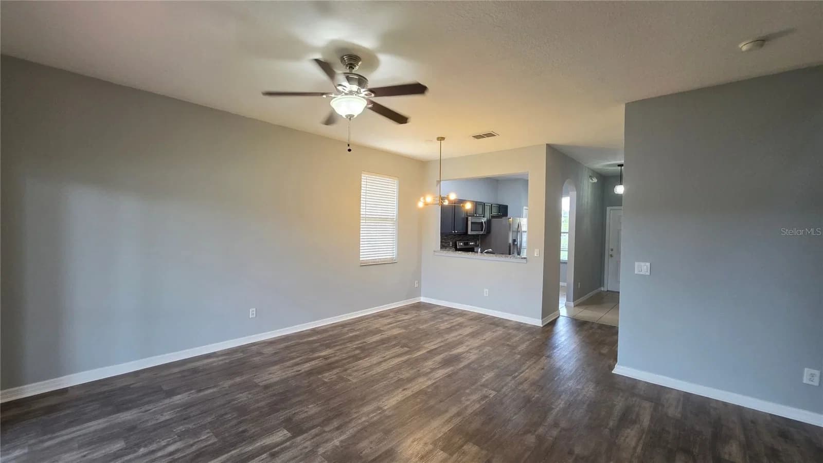 Photo 4 of 2102 CALABRIA AVE