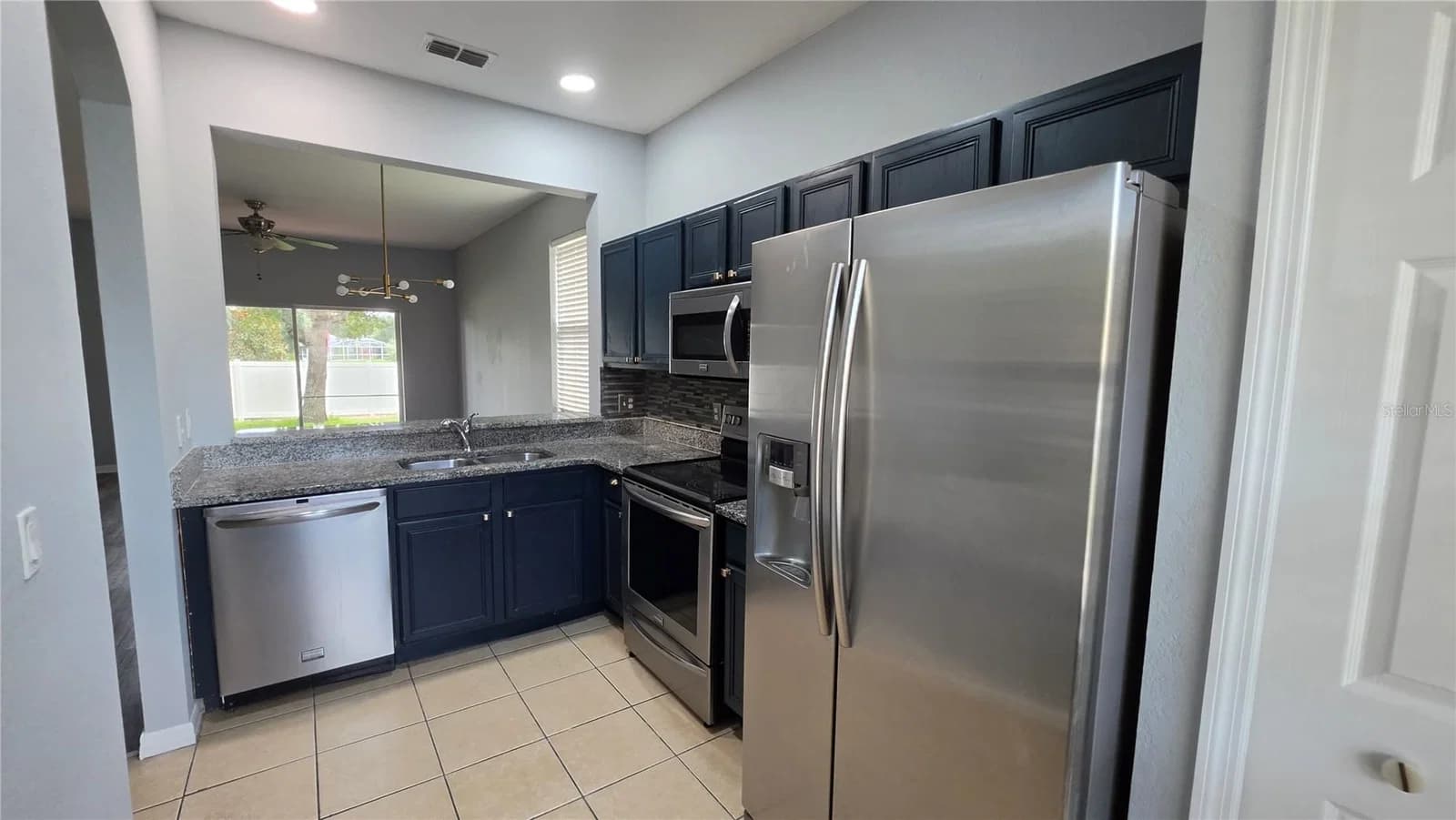 Photo 5 of 2102 CALABRIA AVE