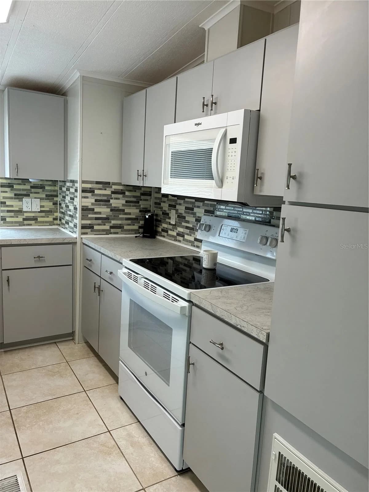 Photo 4 of 7088 TAMARIND Drive