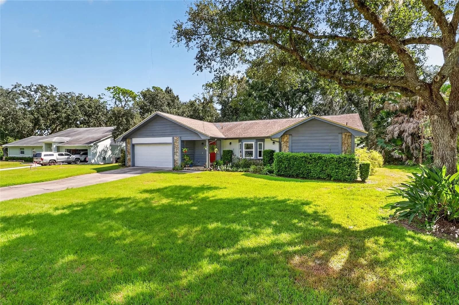 5614 TREE STAND Lane