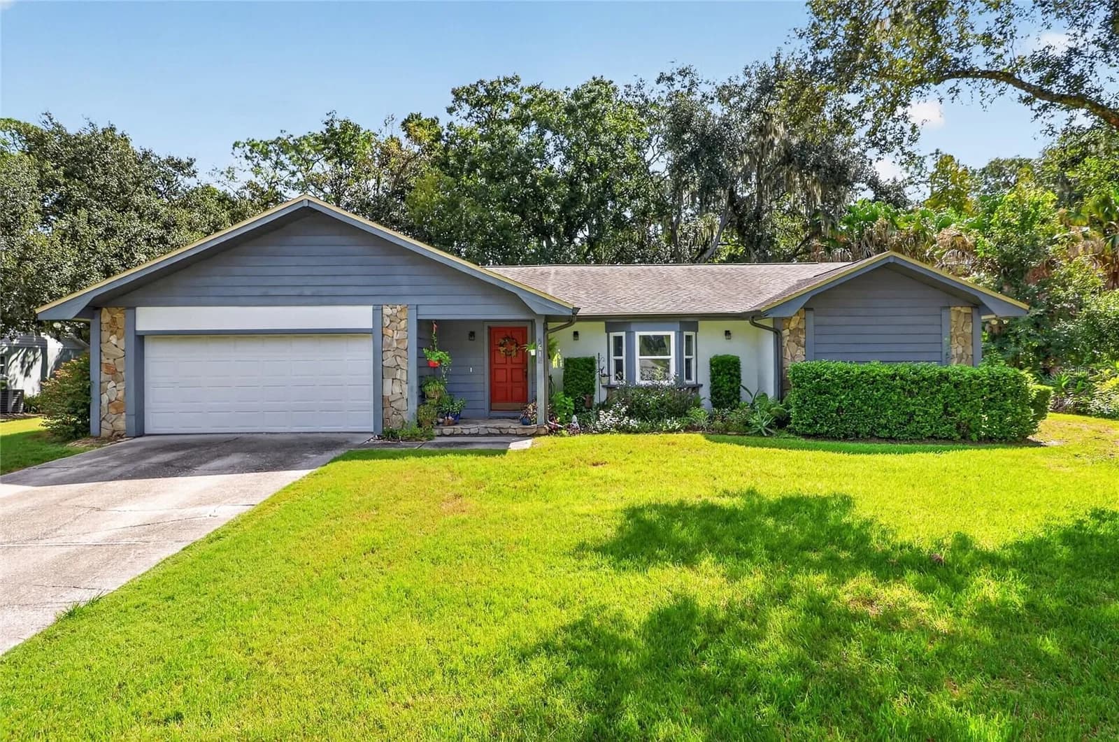 5614 TREE STAND Lane