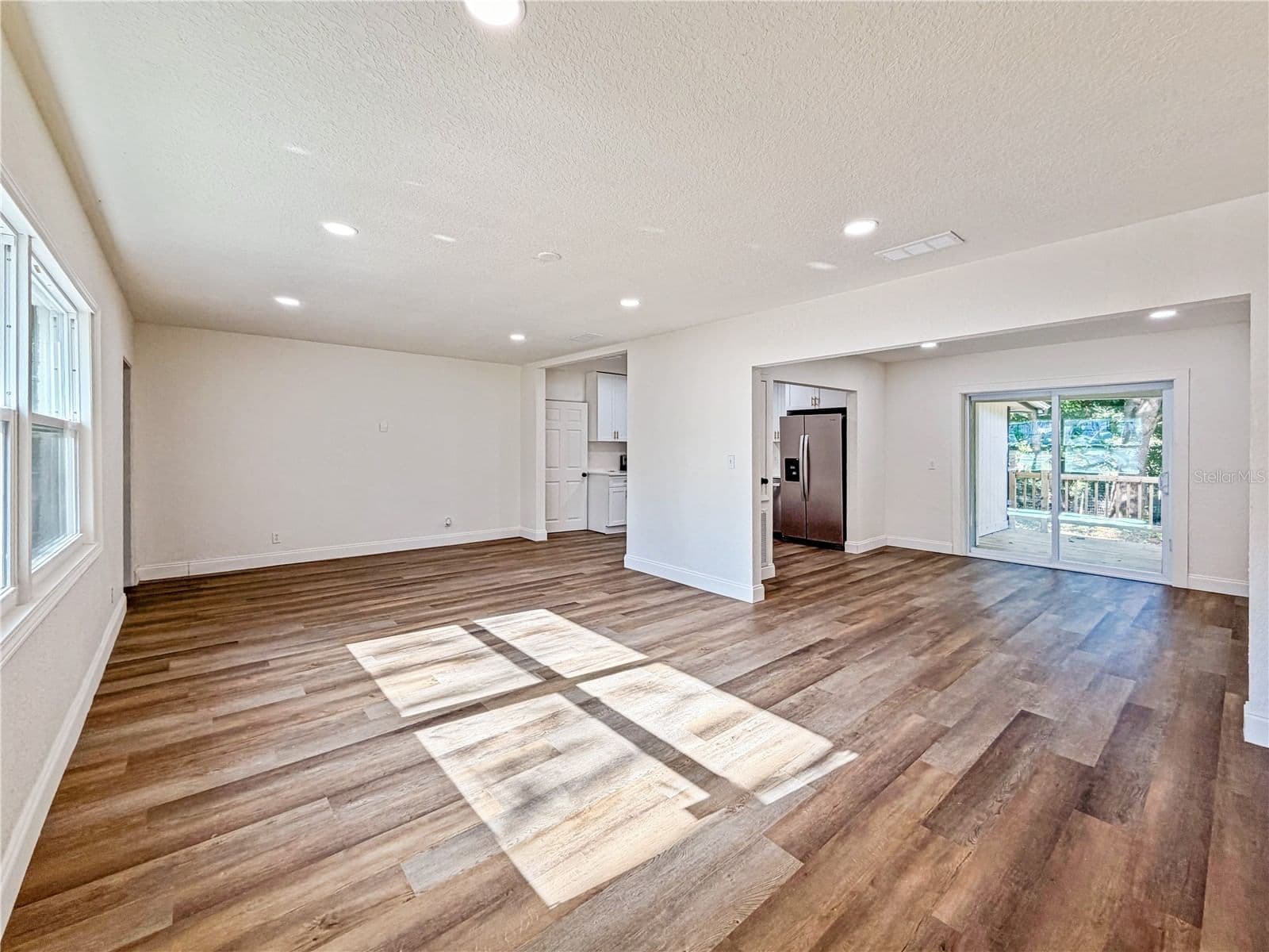 Photo 5 of 14418 GRAND