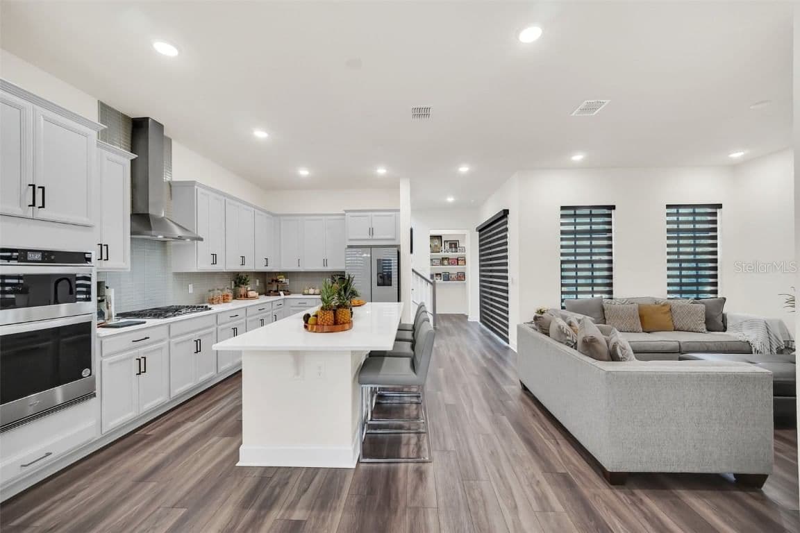 7401 LEVEE