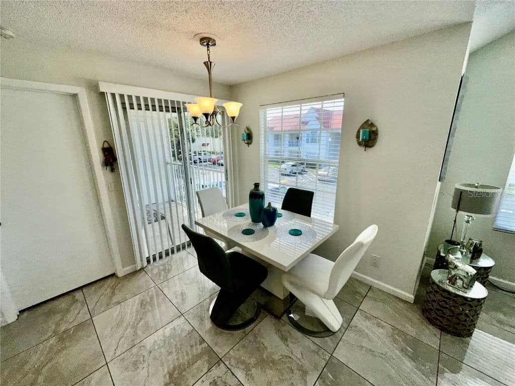 Photo 4 of 11574 WESTWOOD