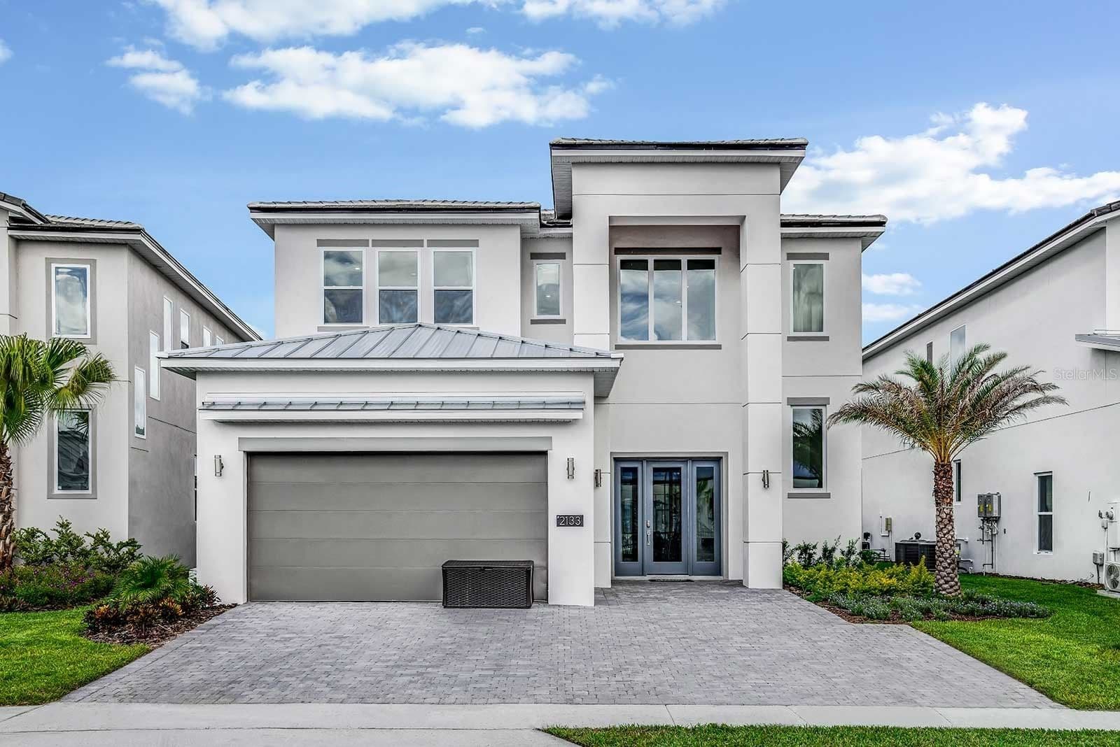 2133 PINE OAK