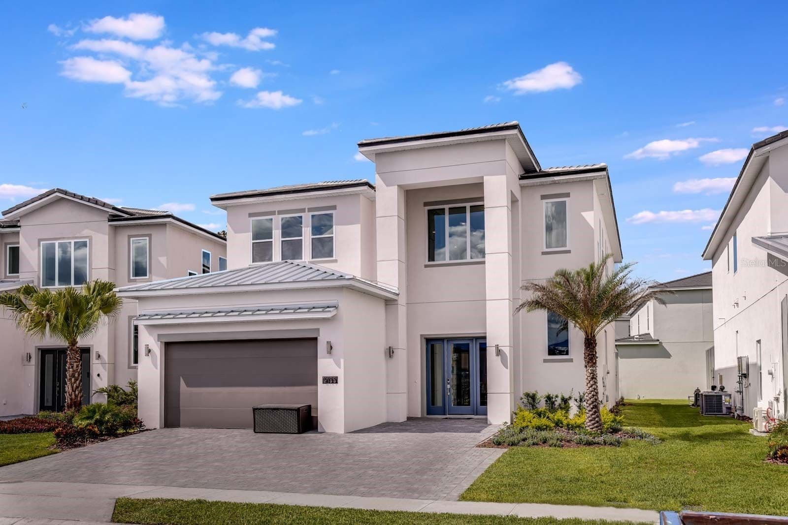2133 PINE OAK