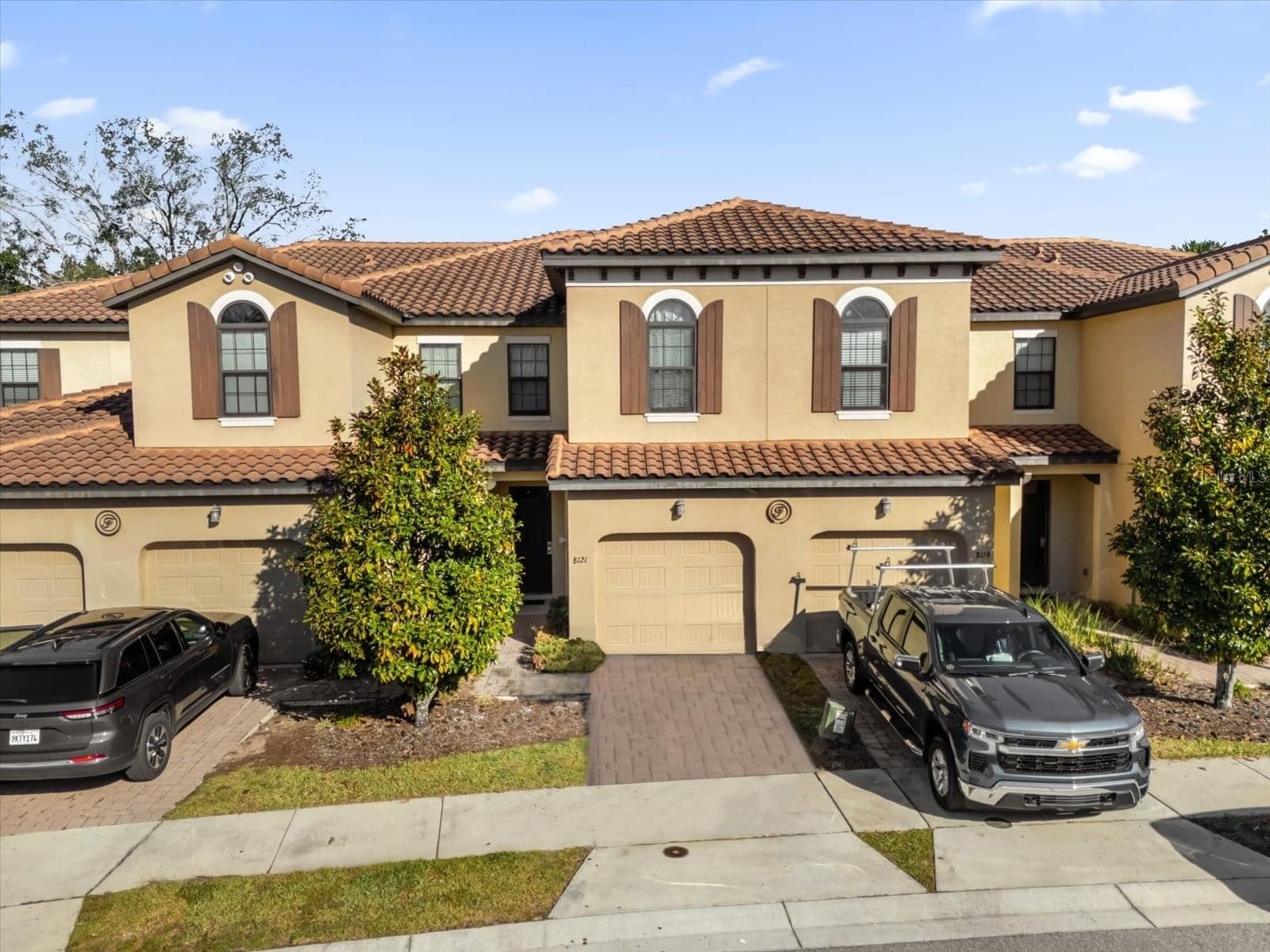 8121 ROSEVILLE