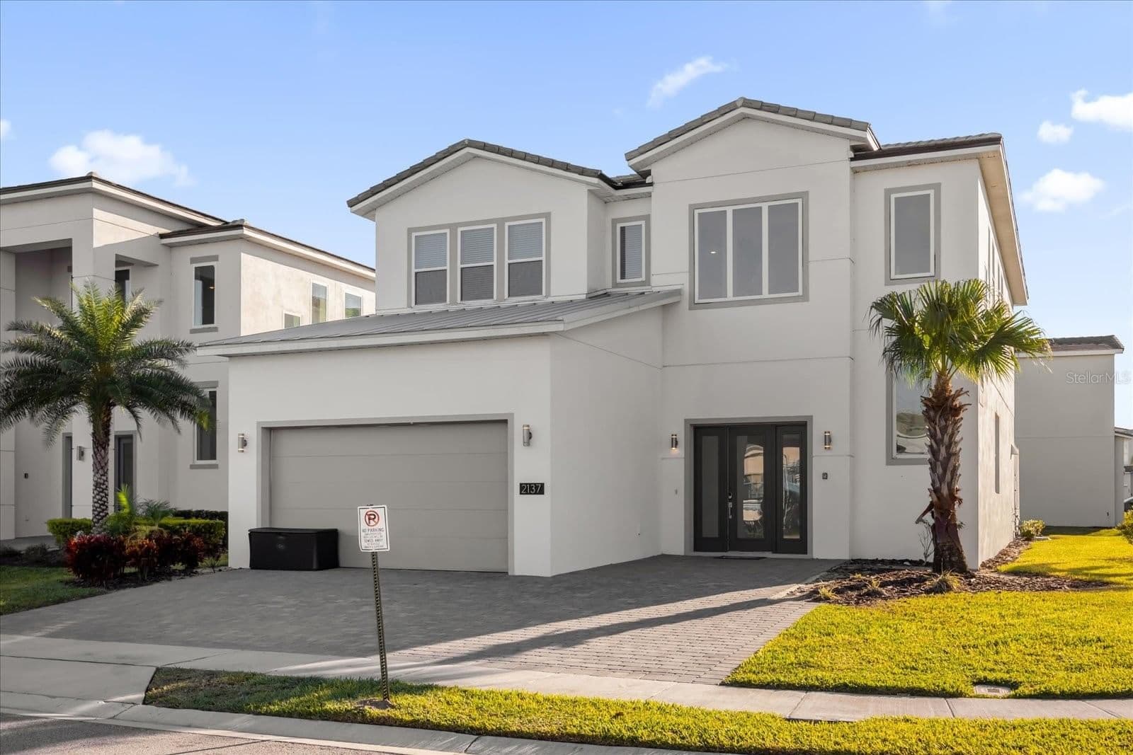 2137 PINE OAK