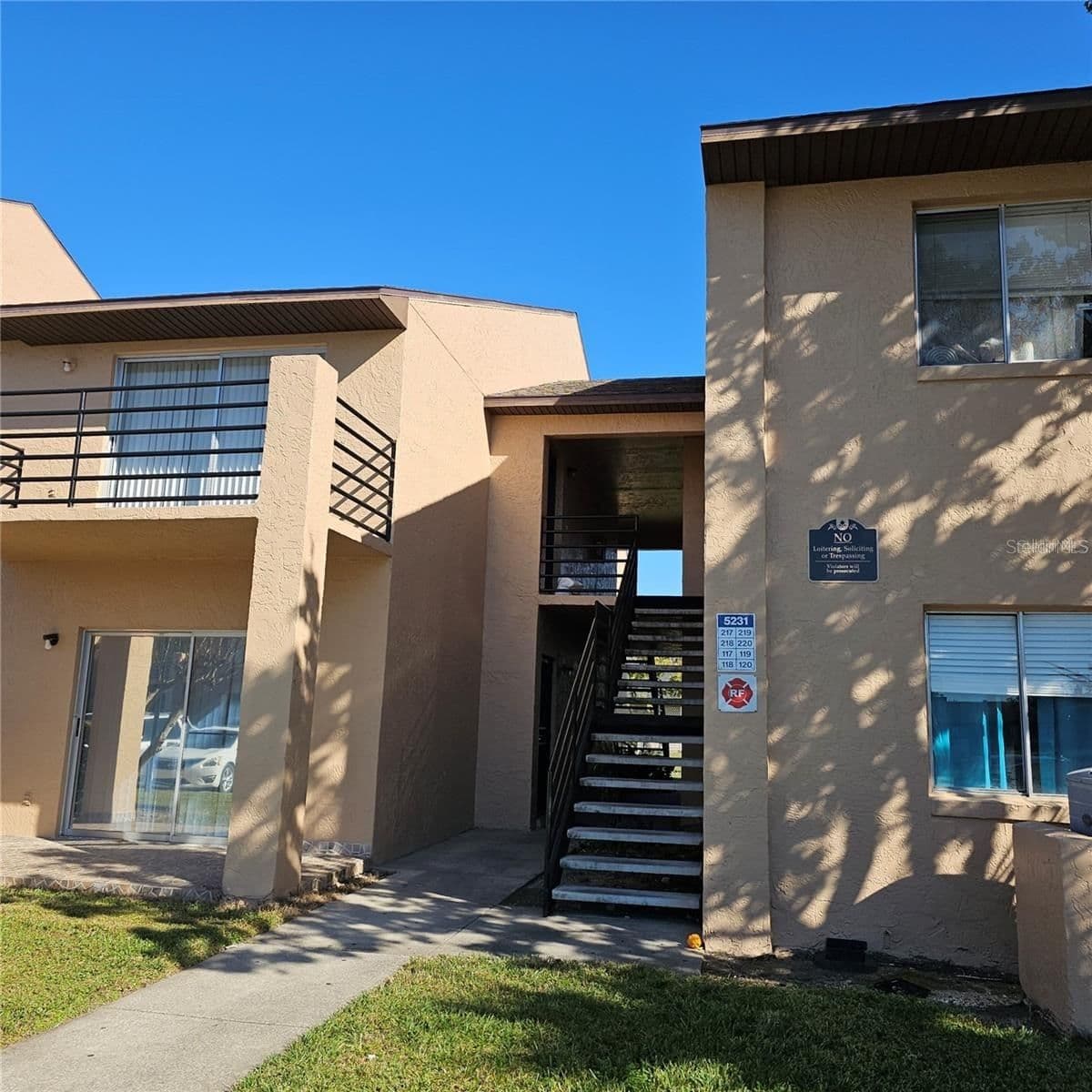 5231 VIA HACIENDA