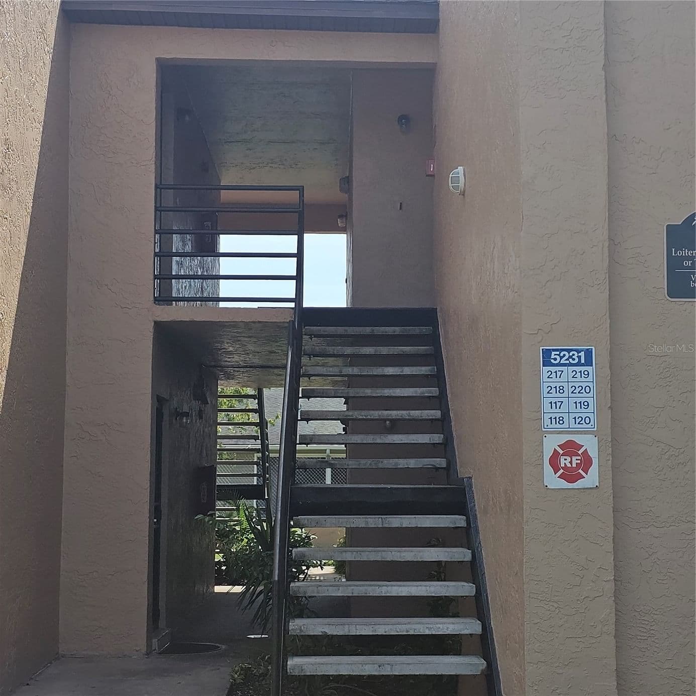 5231 VIA HACIENDA