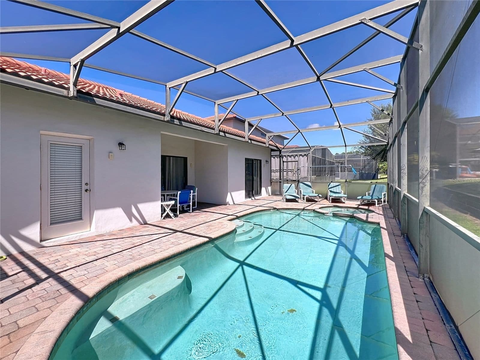 102 SANDY POINT