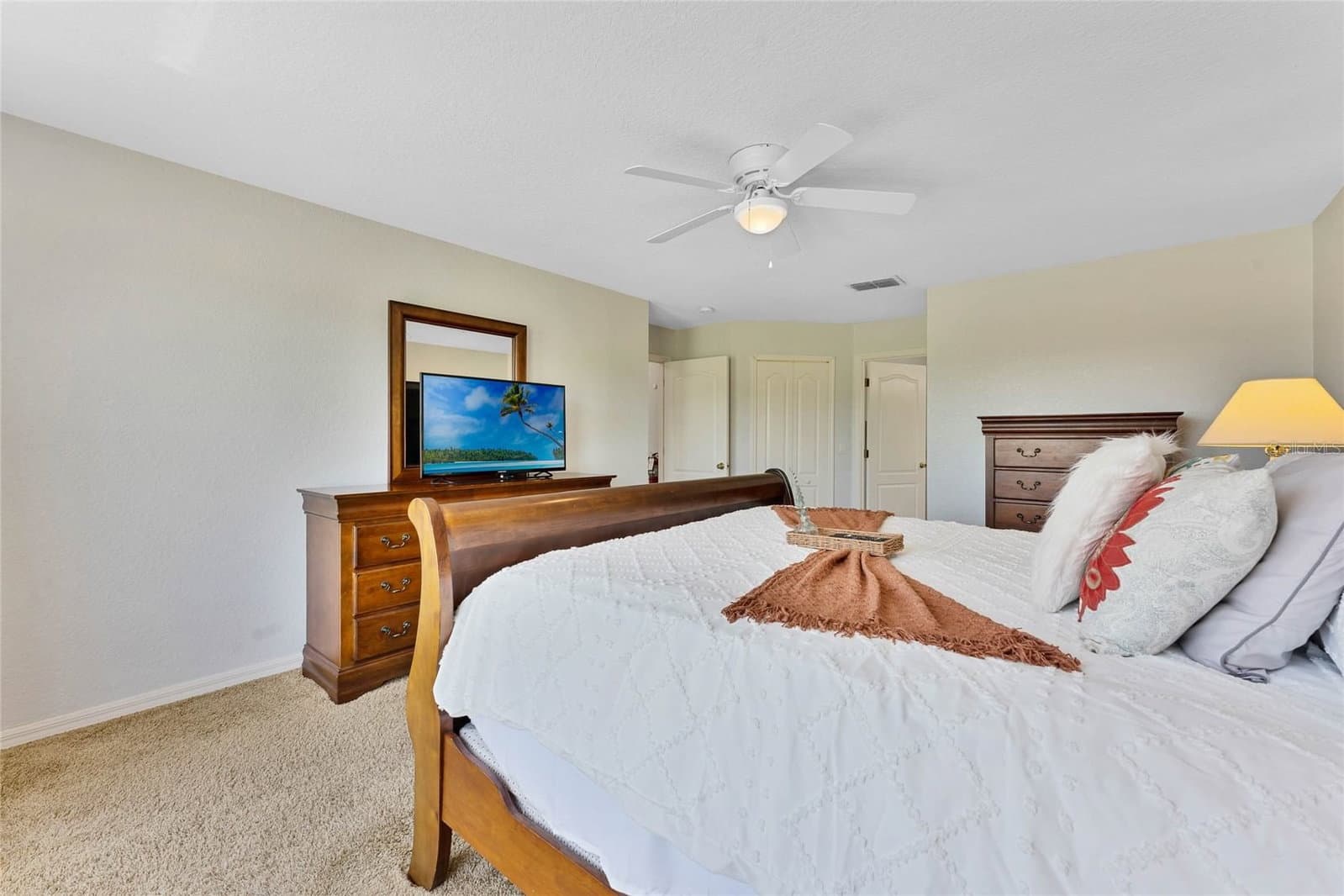 Photo 4 of 606 BIRKDALE