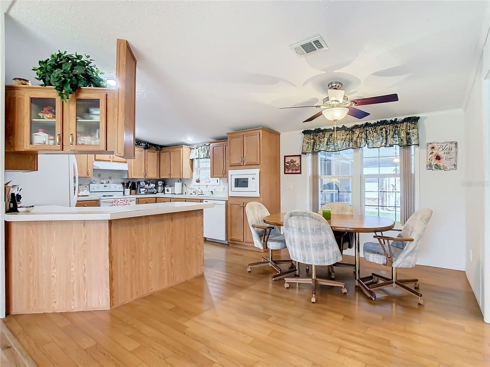 Photo 5 of 157 ORANGEWOOD