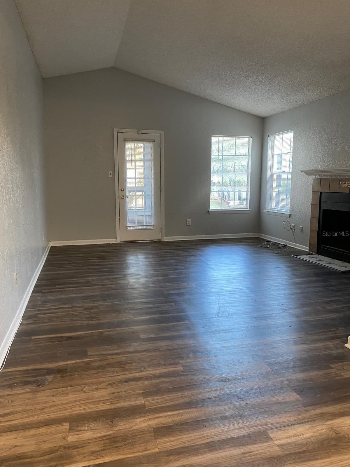 4400 THORNBRIAR