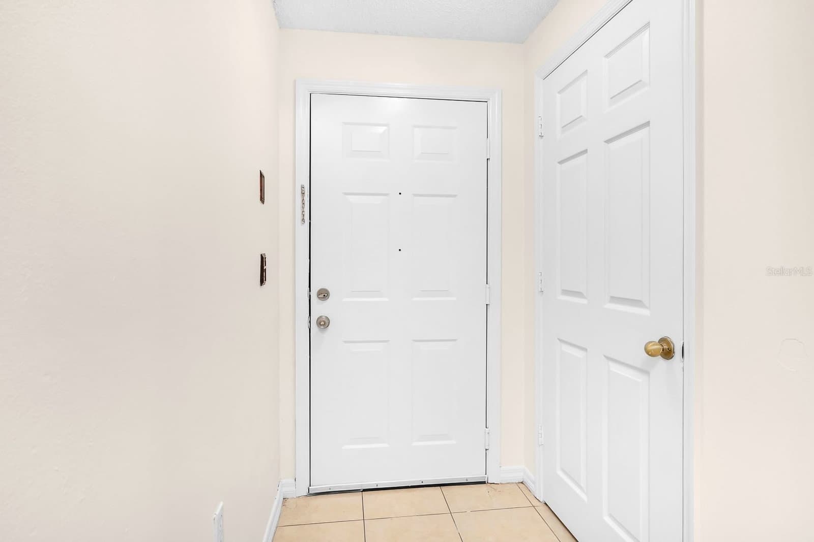 Photo 4 of 10873 WINDSOR WALK