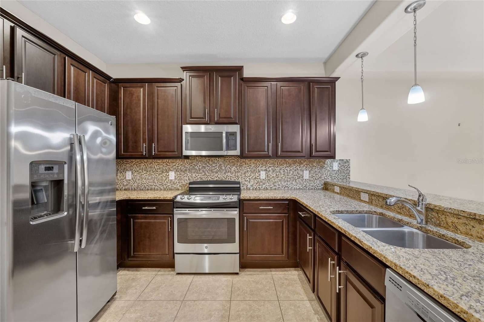 Photo 4 of 8087 BROOKSVILLE