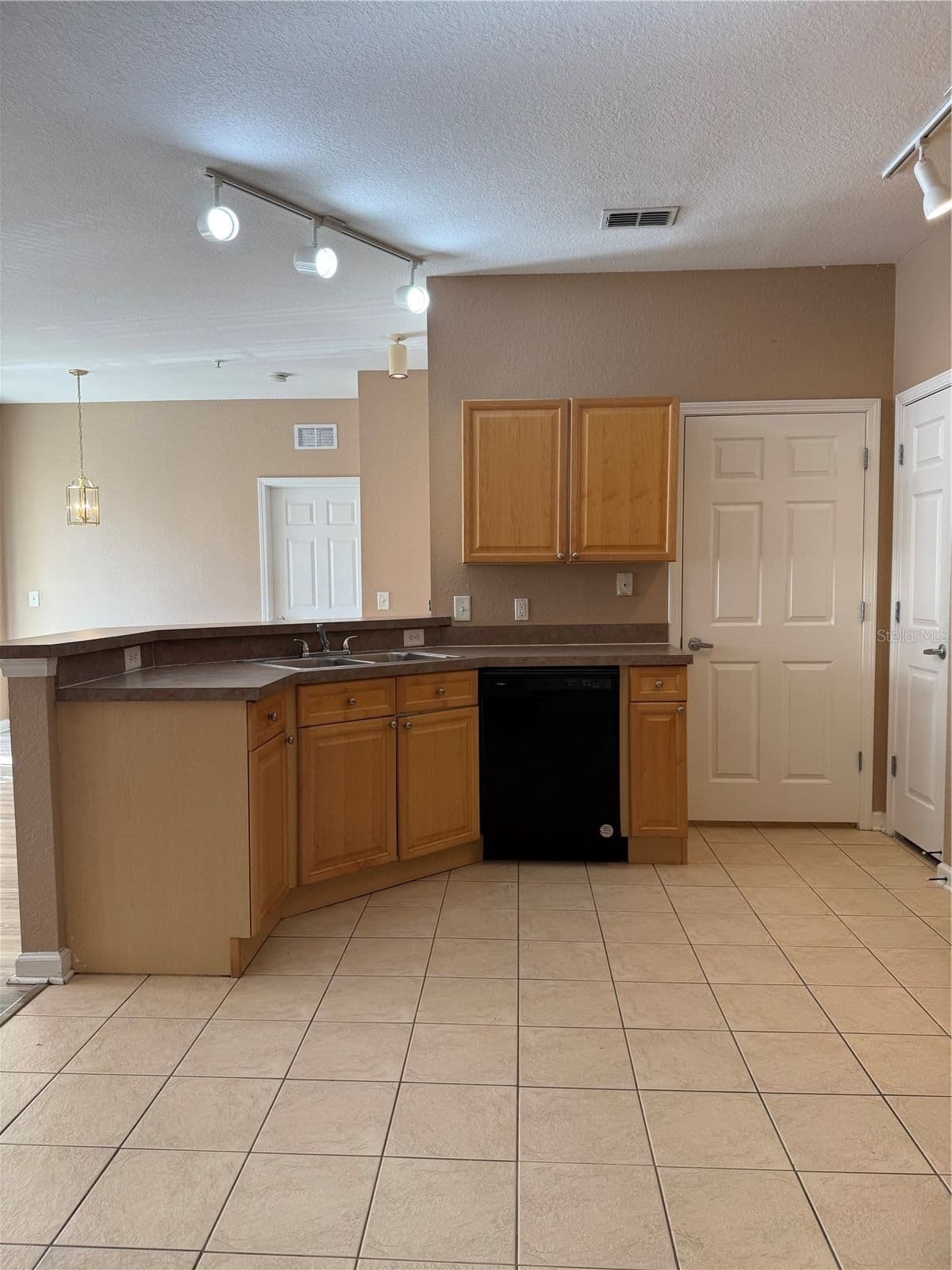 Photo 5 of 413 TERRACE RIDGE