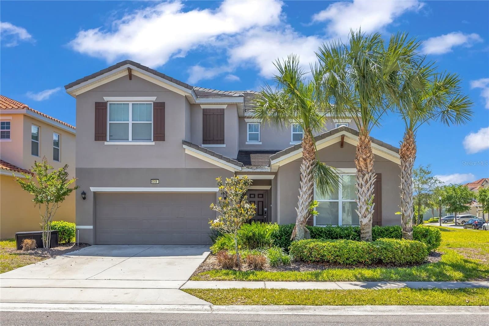 6049 BROAD OAK