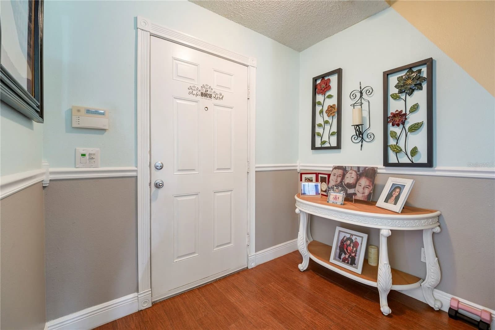 Photo 4 of 709 CLIFTON HILLS