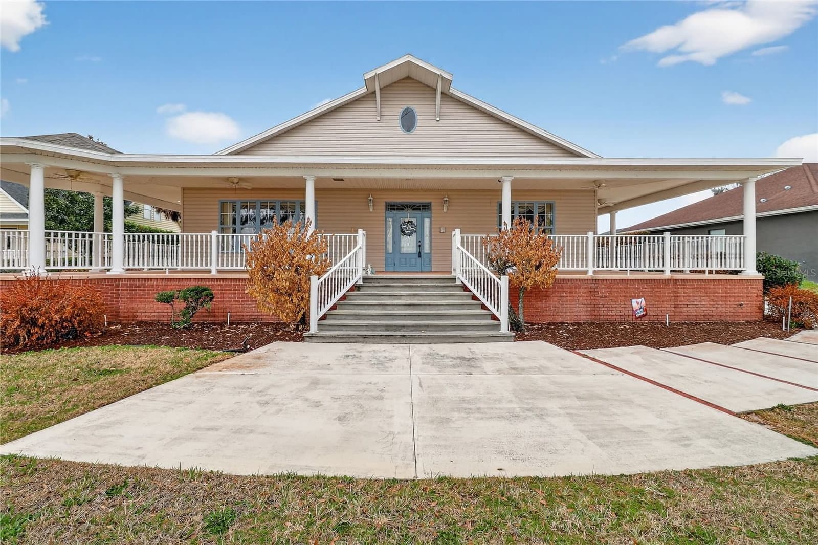 2128 LAKE ARIANA