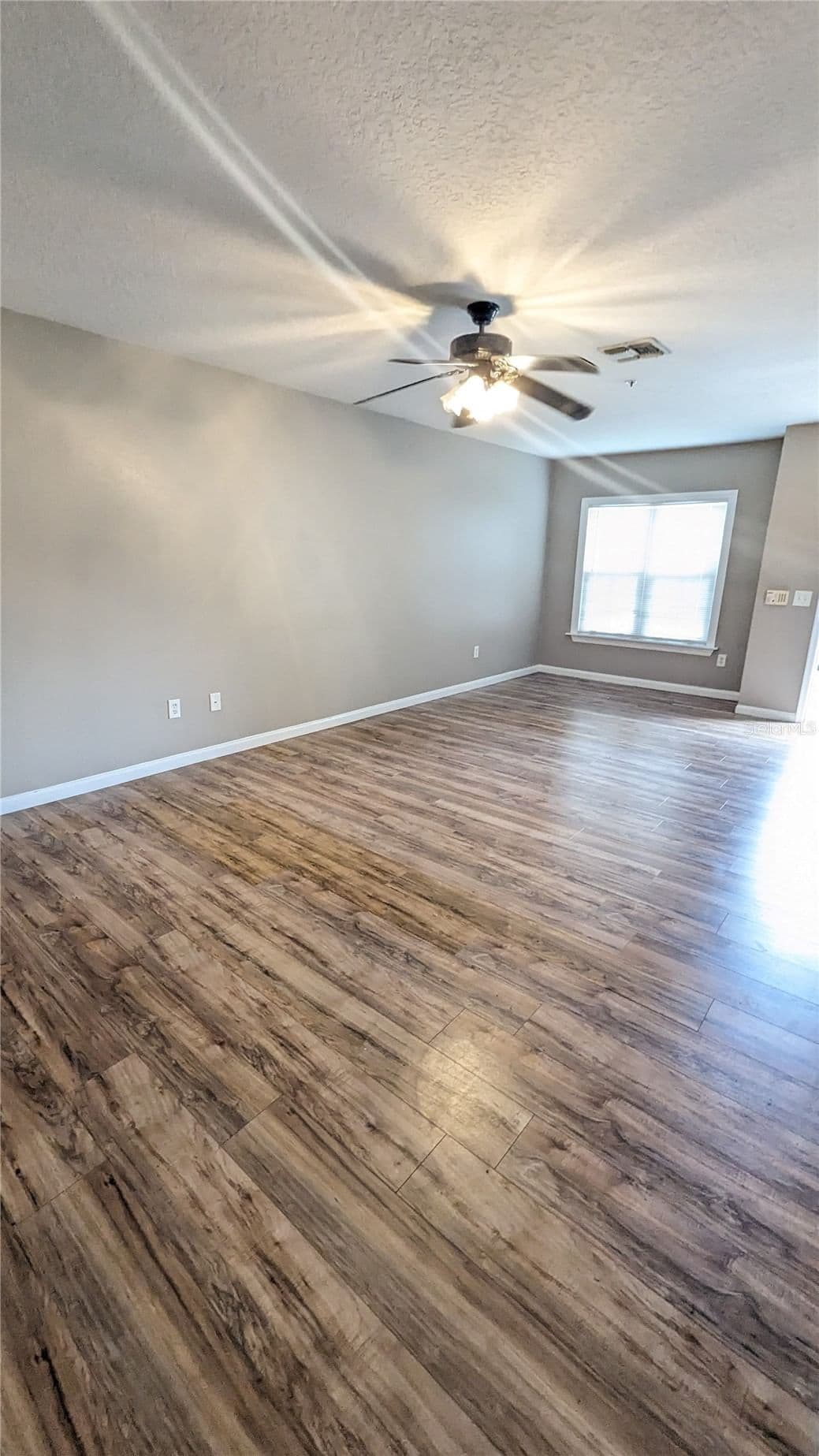 Photo 5 of 6512 SWISSCO