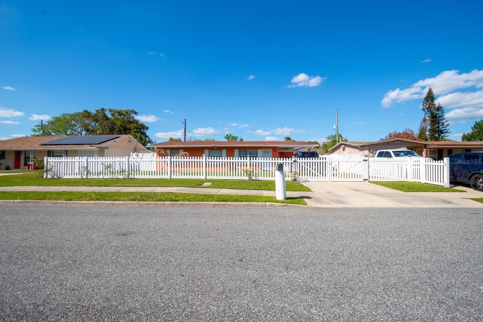 4401 EDGEBROOK