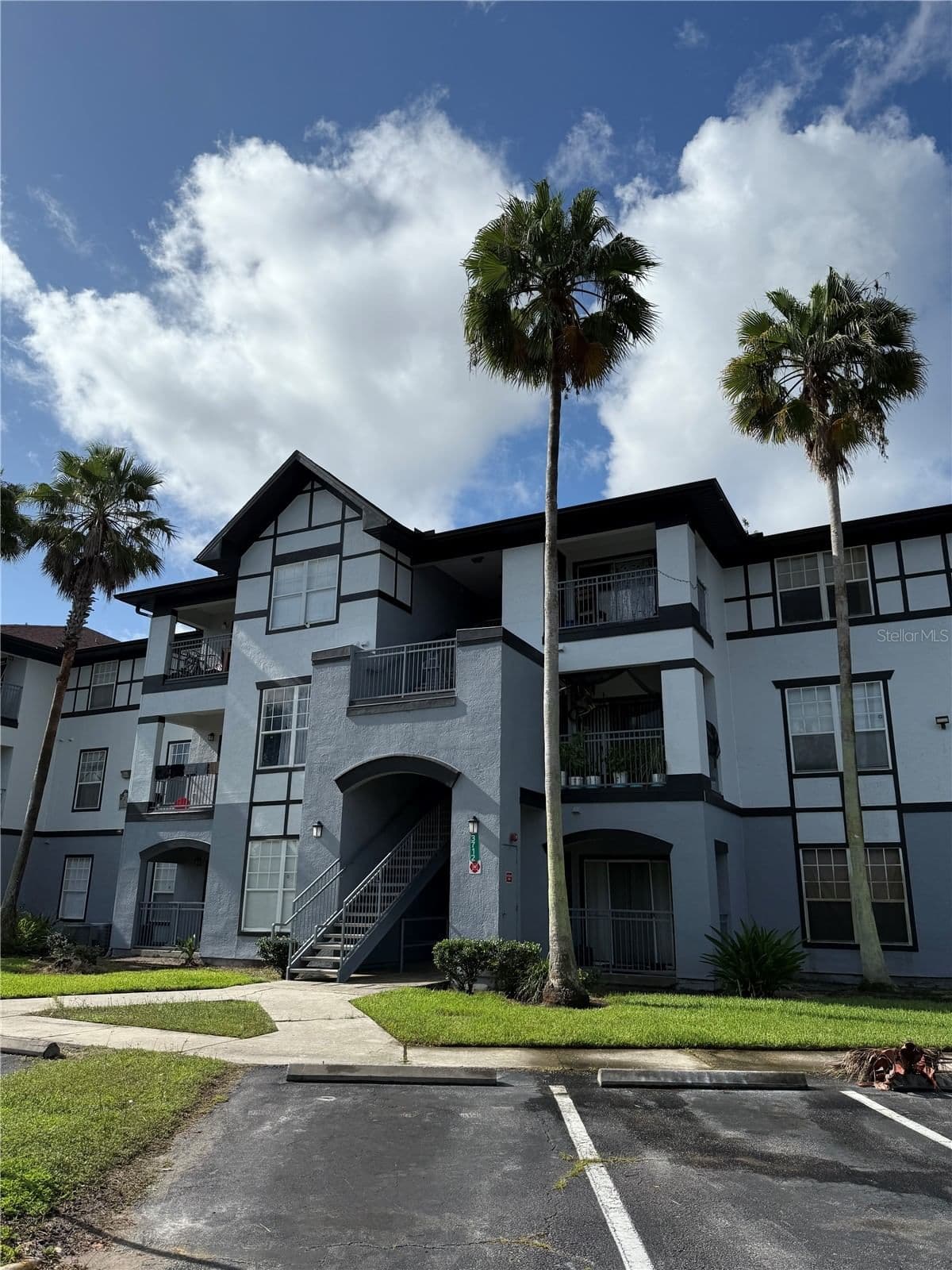 3712 CASTLE PINES