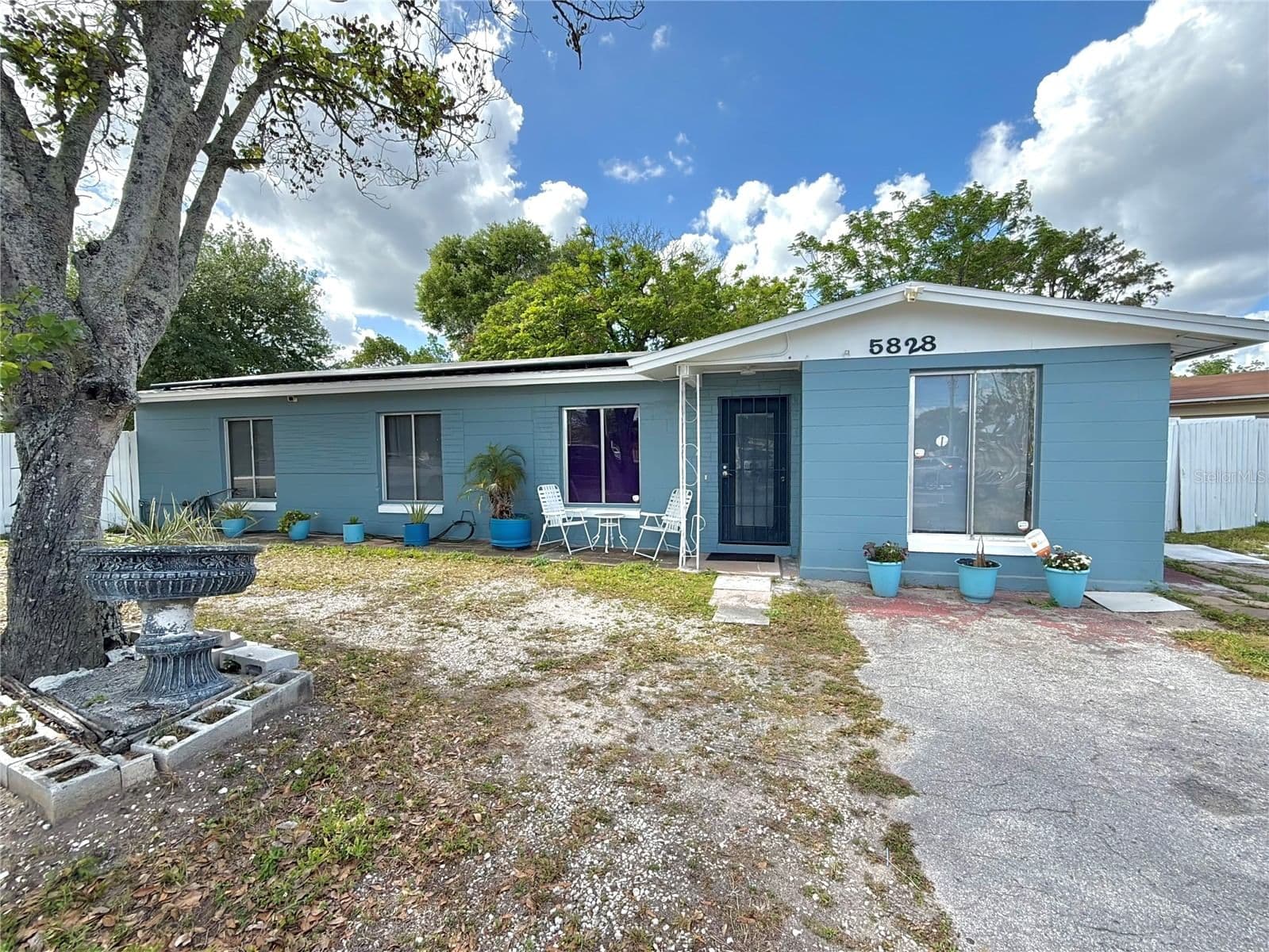 5828 HARCOURT