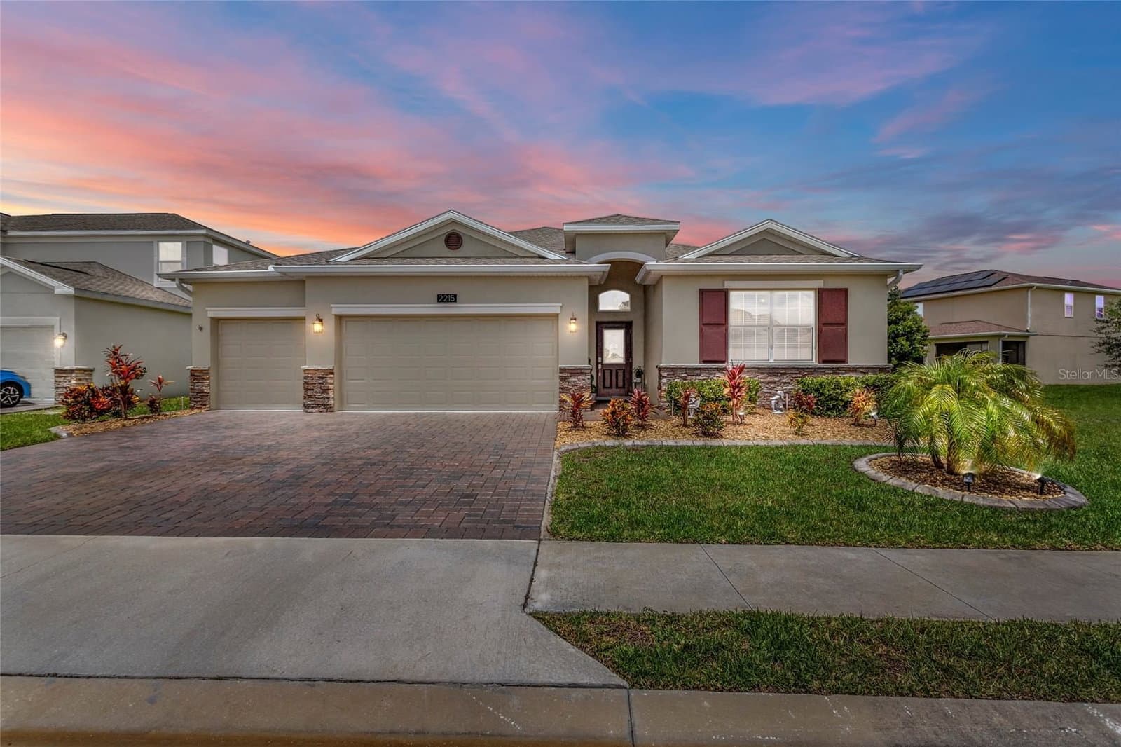 2215 CAMDEN PARK