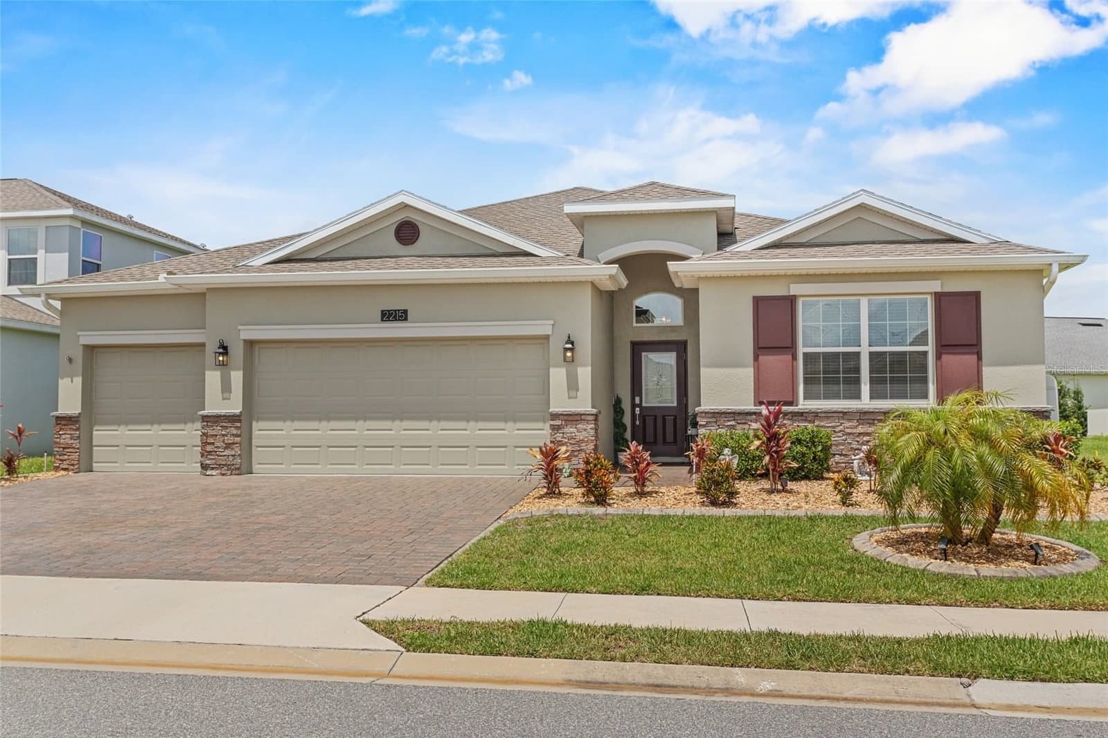 2215 CAMDEN PARK