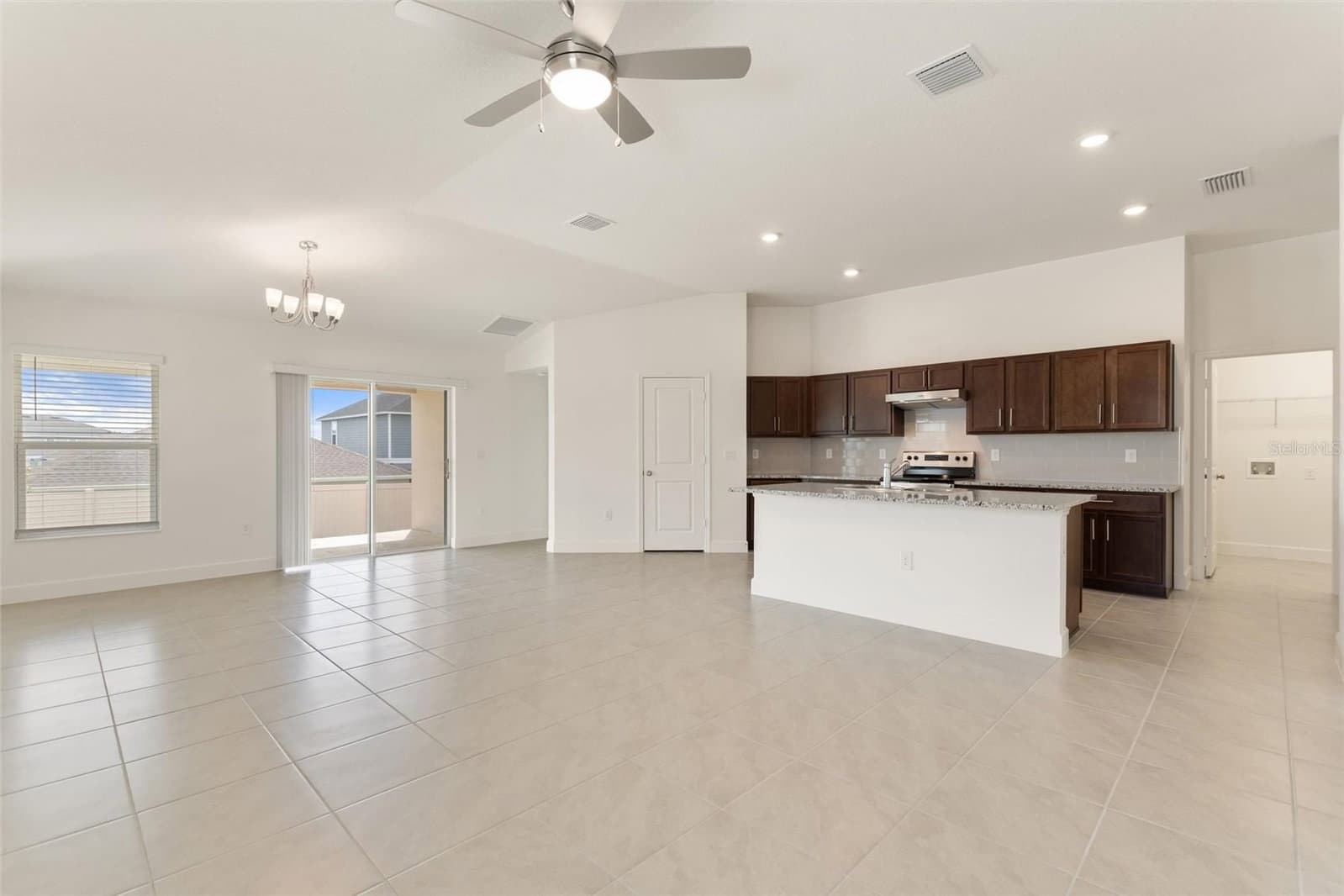 Photo 4 of 9239 WESTSIDE HILLS DR