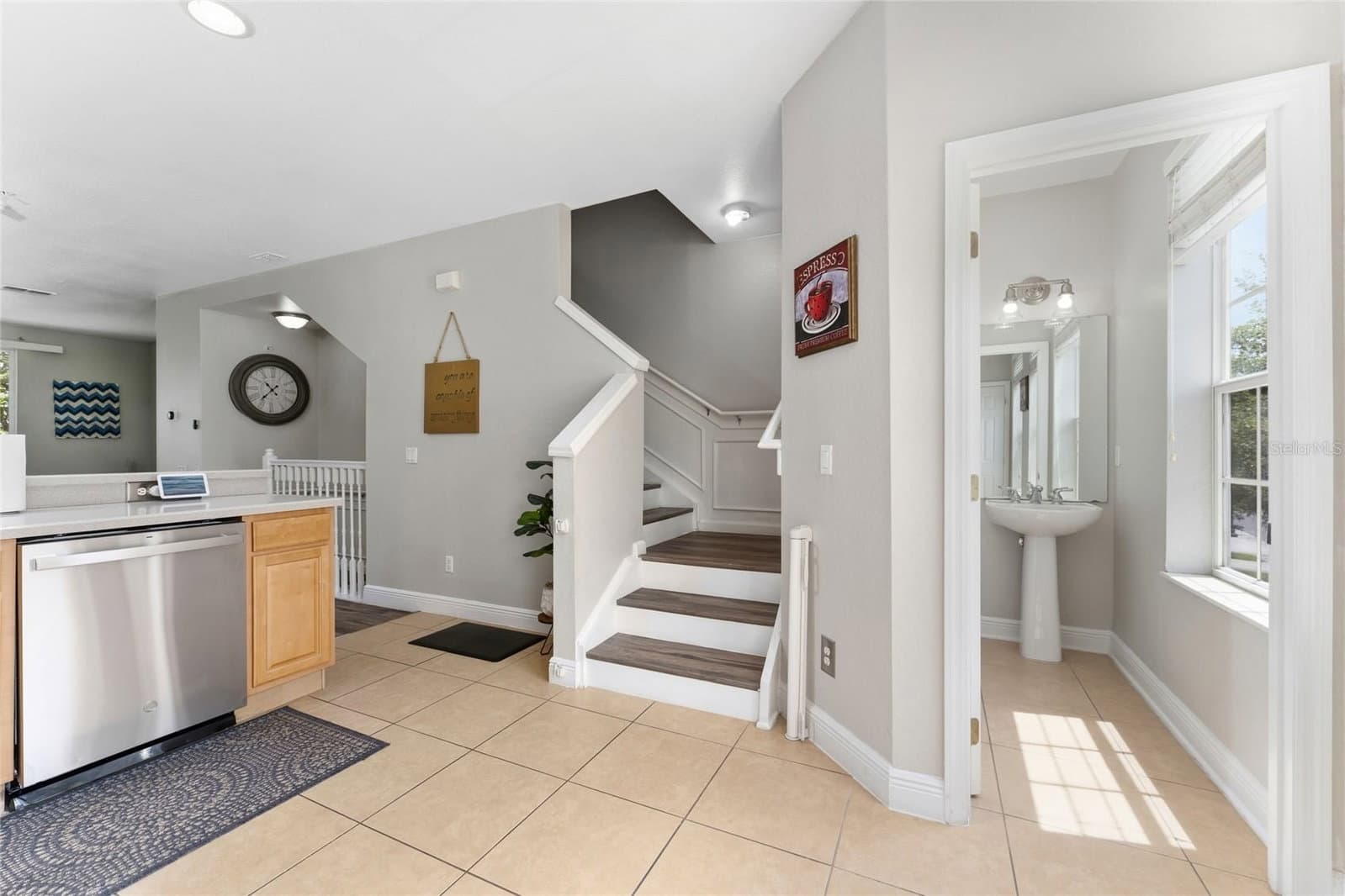 Photo 4 of 5026 TIDEVIEW