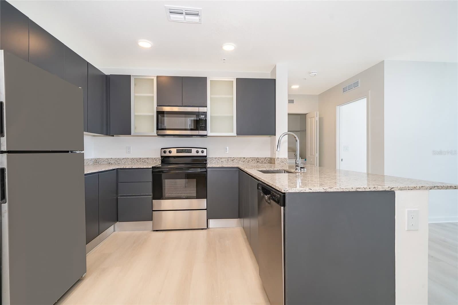 Photo 4 of 5579 MILLENIA PARK BLVD