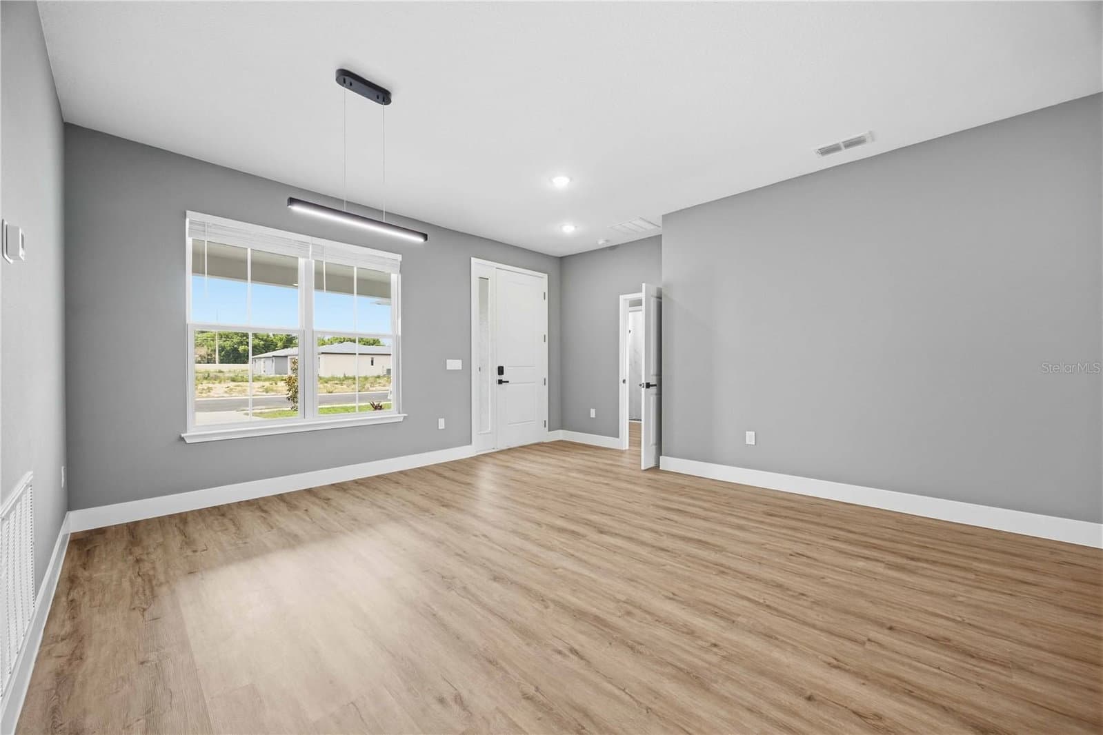 Photo 5 of 2112 RIVER HAWK