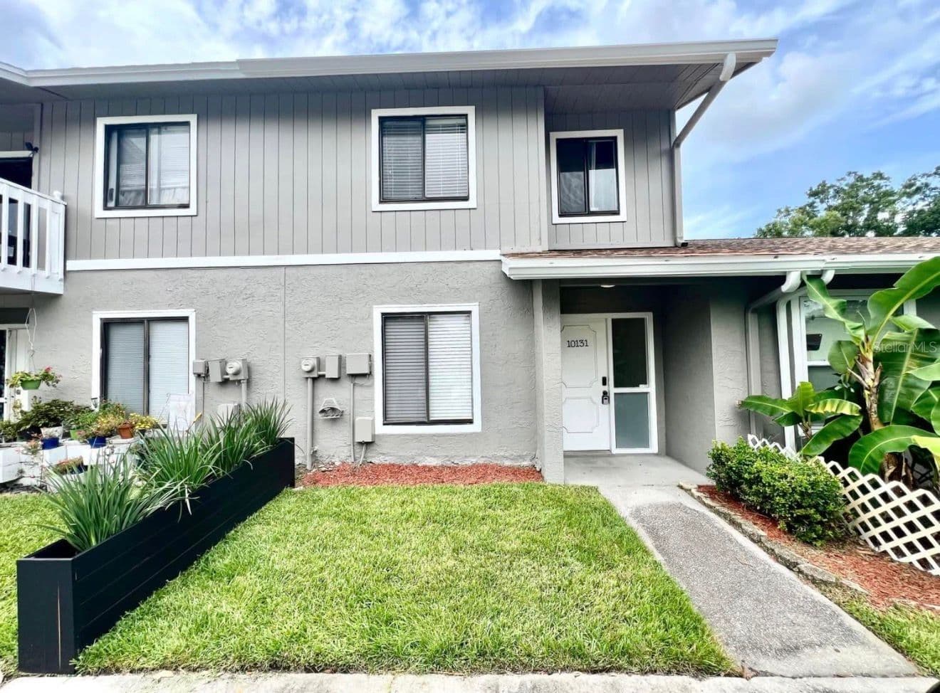 10131 LAKE OAK